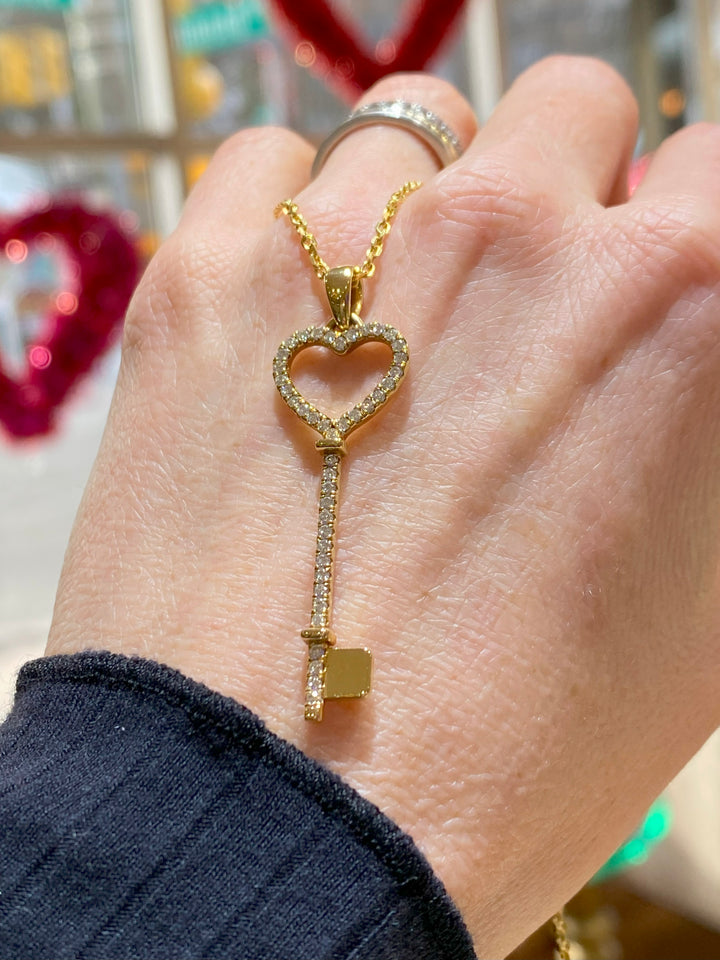 18K Gold Diamond Heart Key Pendant Necklace
