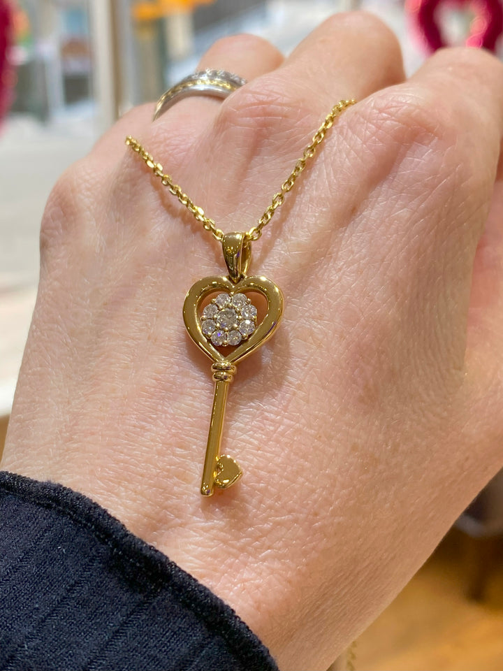 18K Yellow Gold Heart Key Pendant with Diamond Cluster